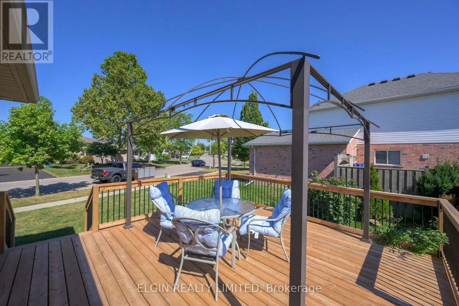 1 MAGNOLIA COURT