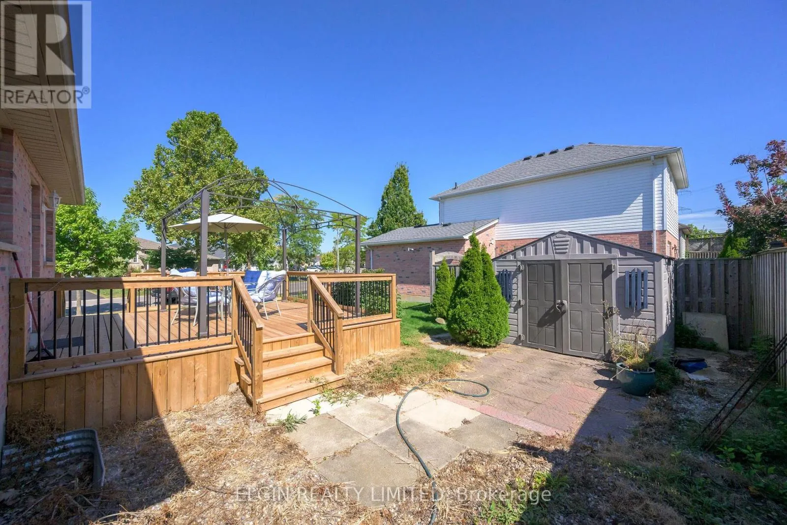 1 MAGNOLIA COURT