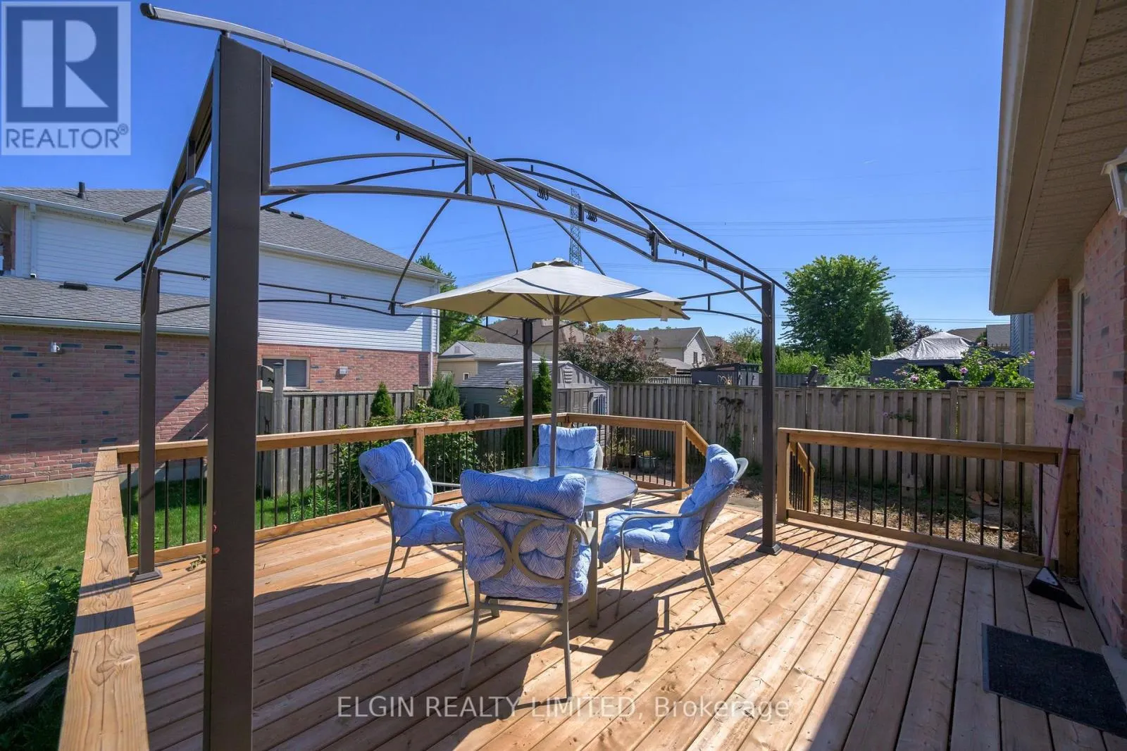 1 MAGNOLIA COURT