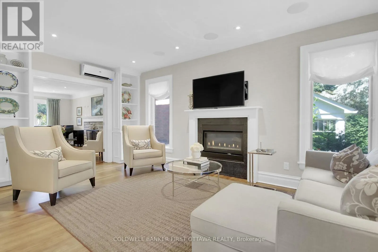 381 HURON AVENUE S