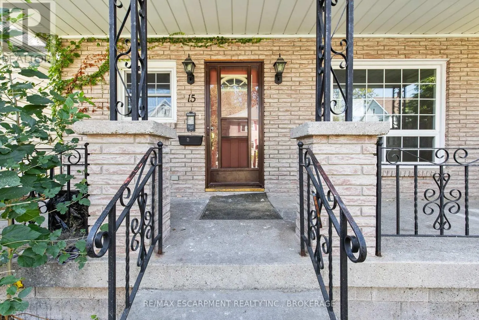 15 MCCORMICK STREET