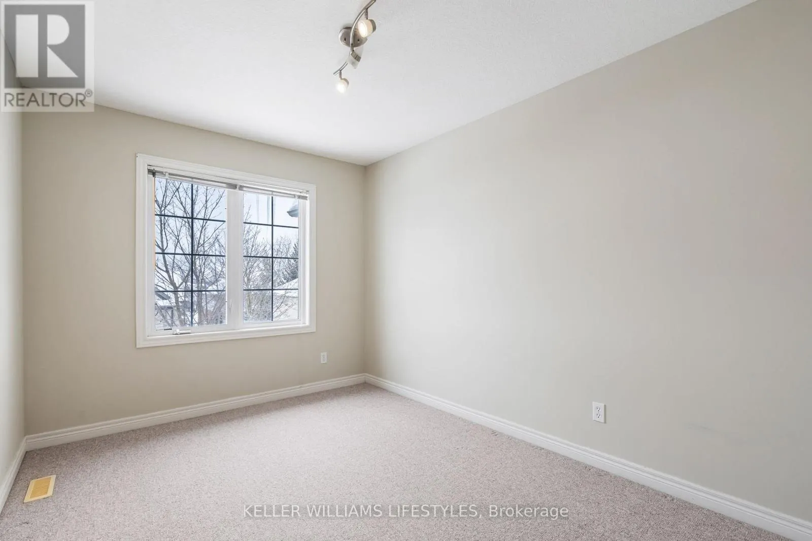 43 - 505 BLUE JAY DRIVE, #43