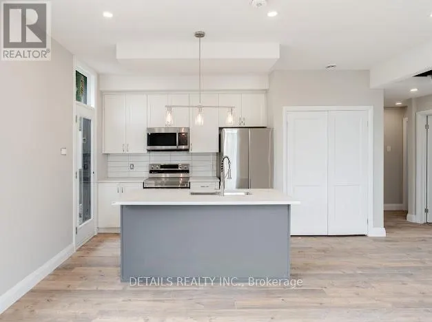 101 - 659 DONAT STREET