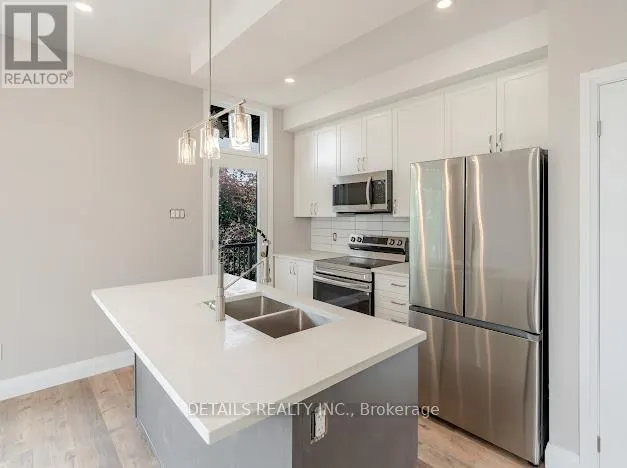 101 - 659 DONAT STREET