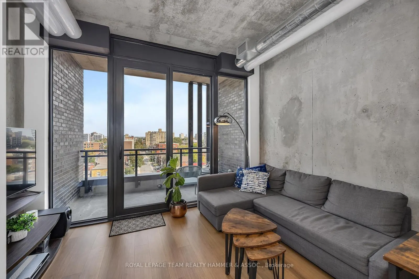 707 - 10 JAMES STREET