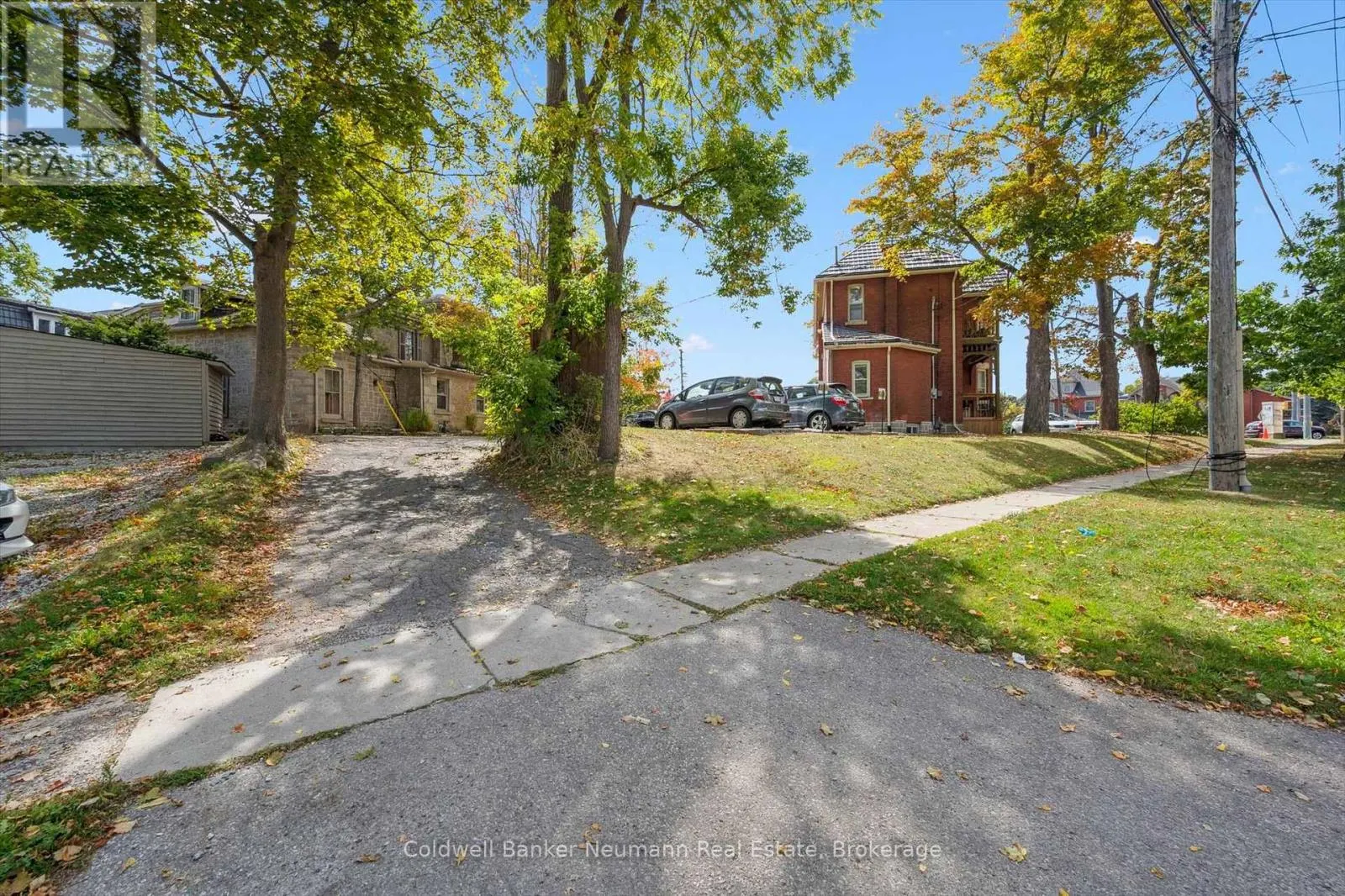 221 WOOLWICH STREET