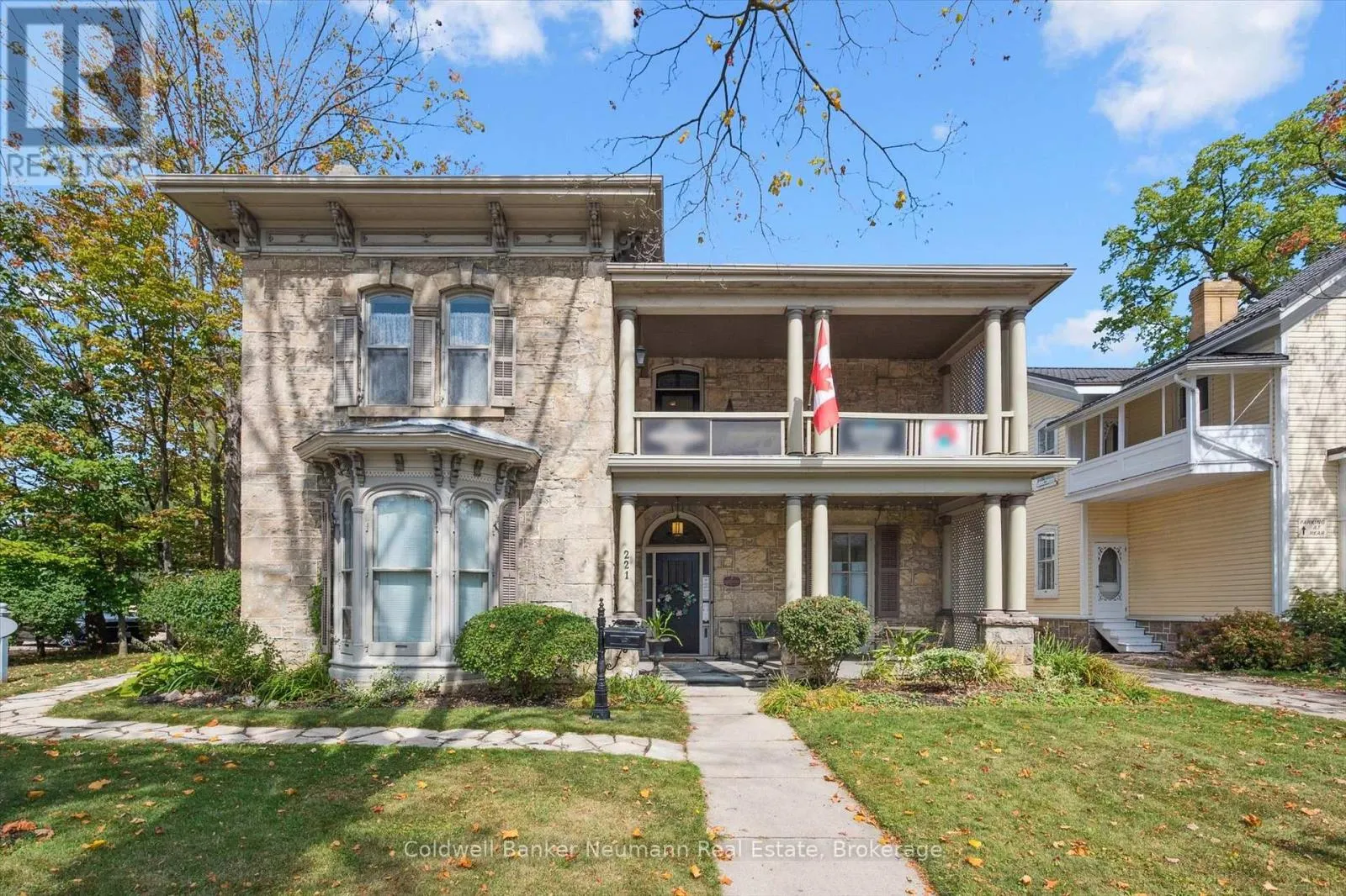 221 WOOLWICH STREET