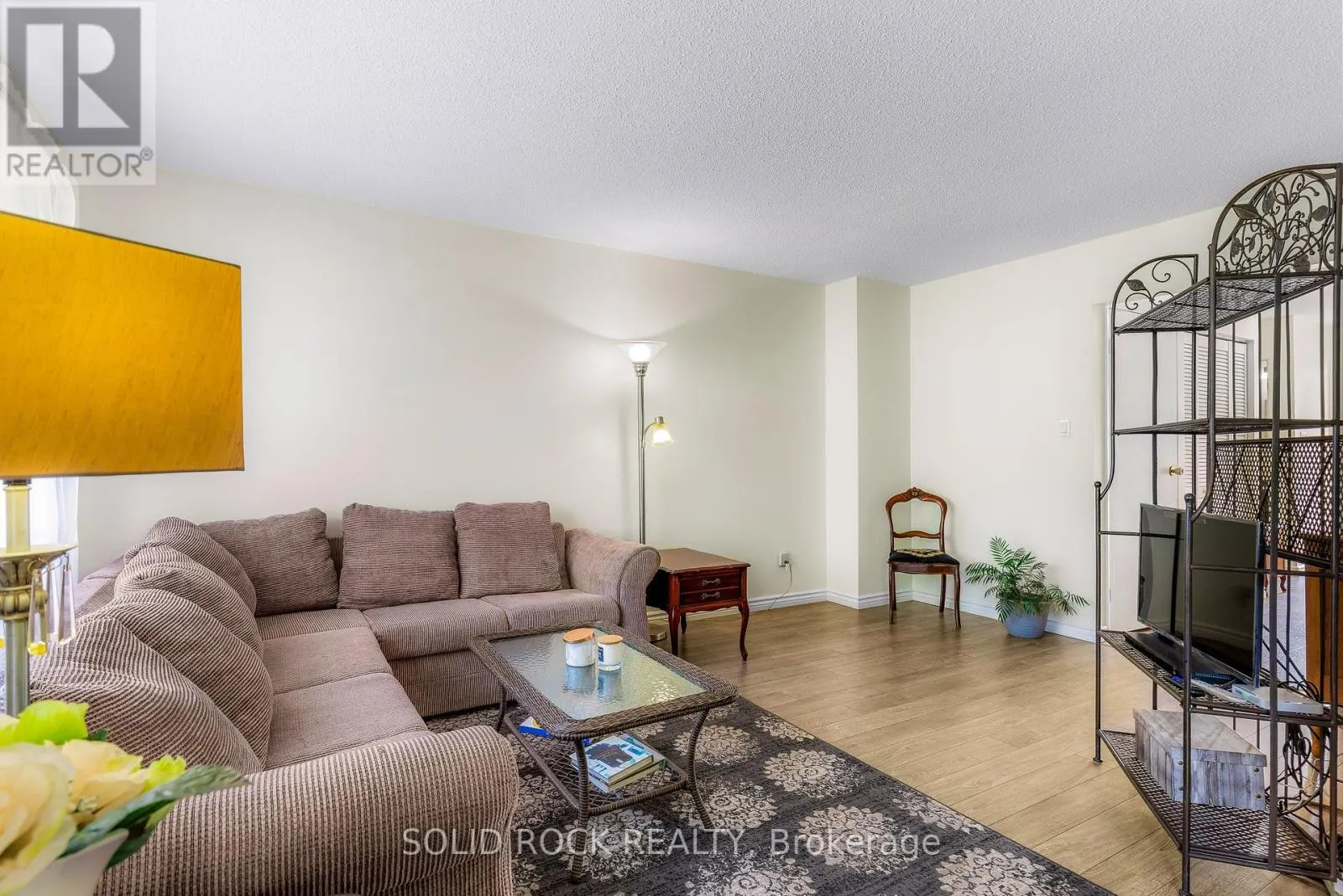 29 WINDFIELD CRESCENT