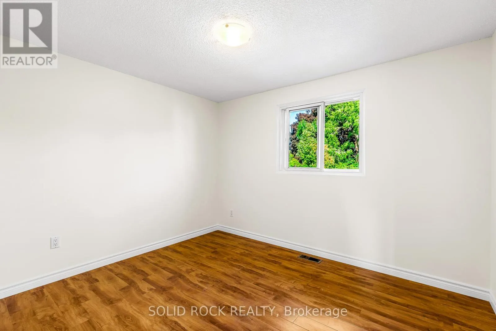 29 WINDFIELD CRESCENT