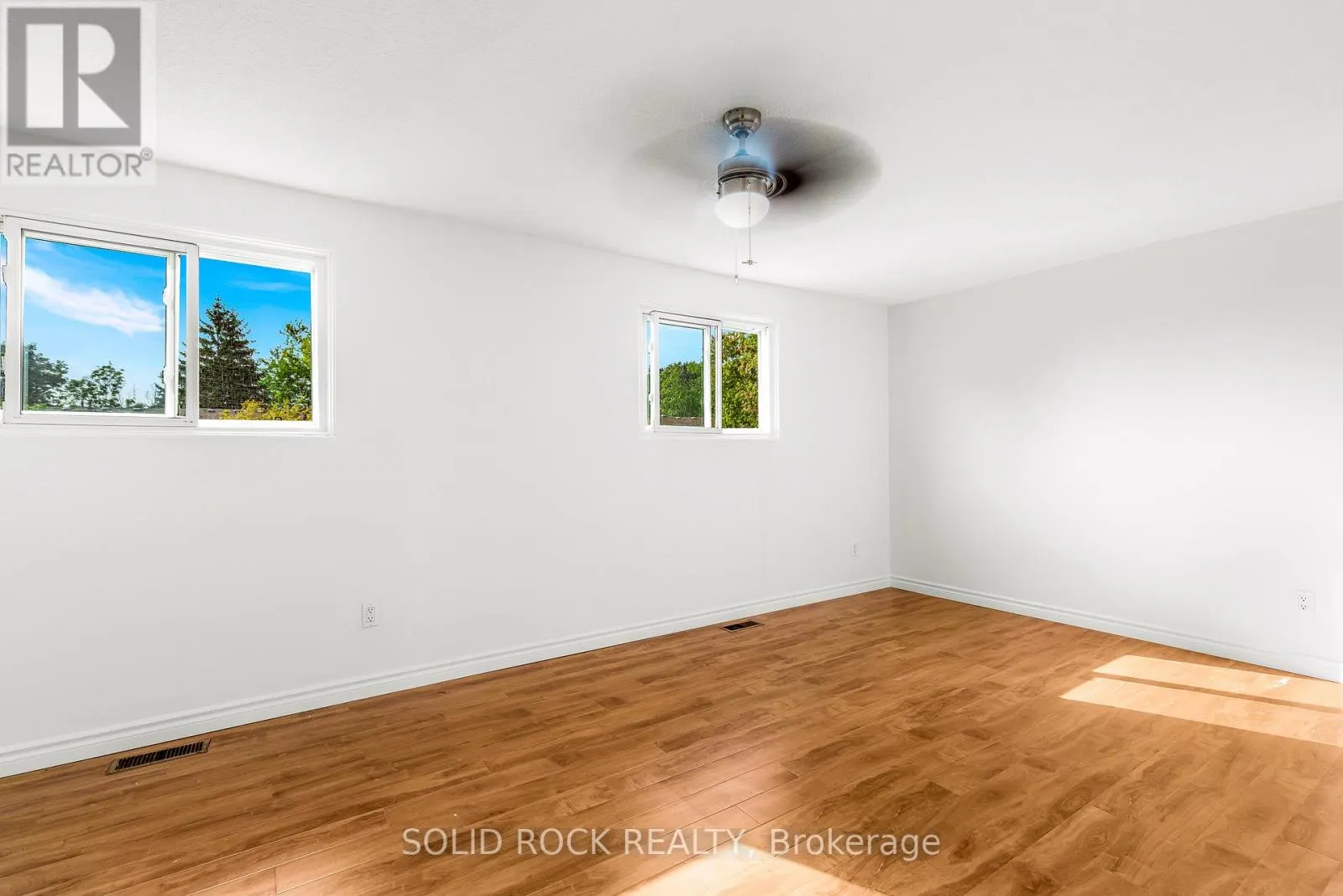 29 WINDFIELD CRESCENT
