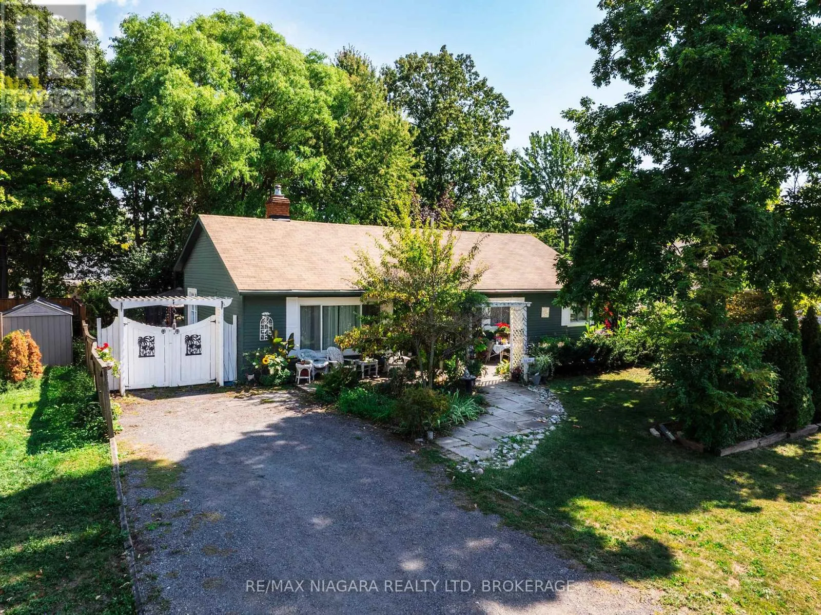 600 LAKEVIEW ROAD
