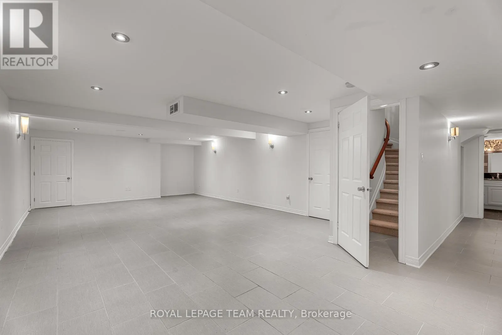 33 VALENCIA STREET
