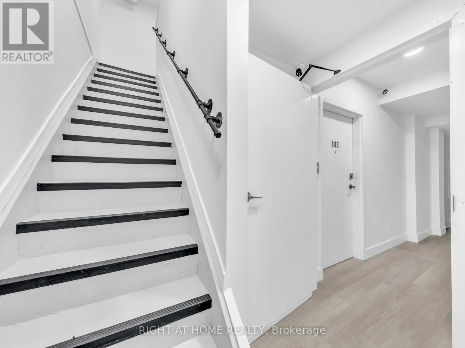 102 - 1804 DROUILLARD ROAD
