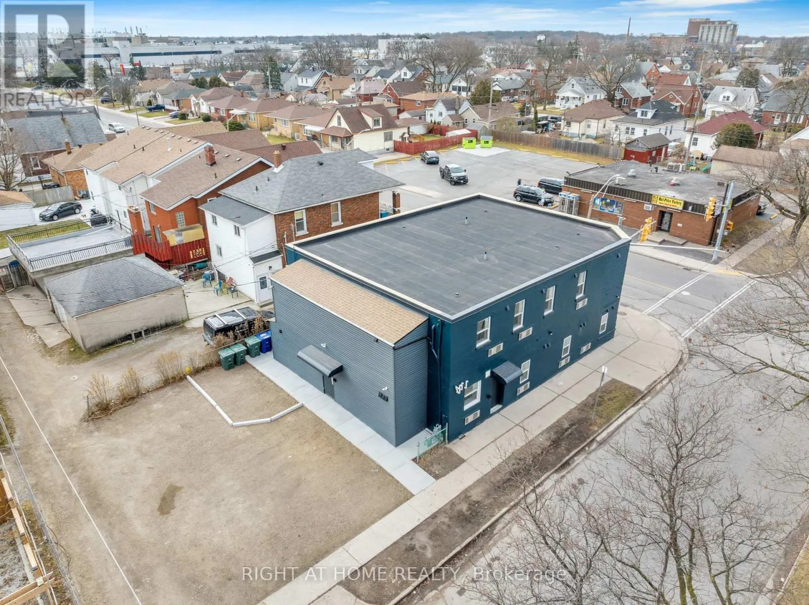 102 - 1804 DROUILLARD ROAD