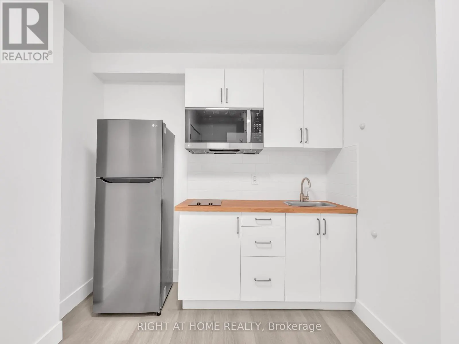 102 - 1804 DROUILLARD ROAD