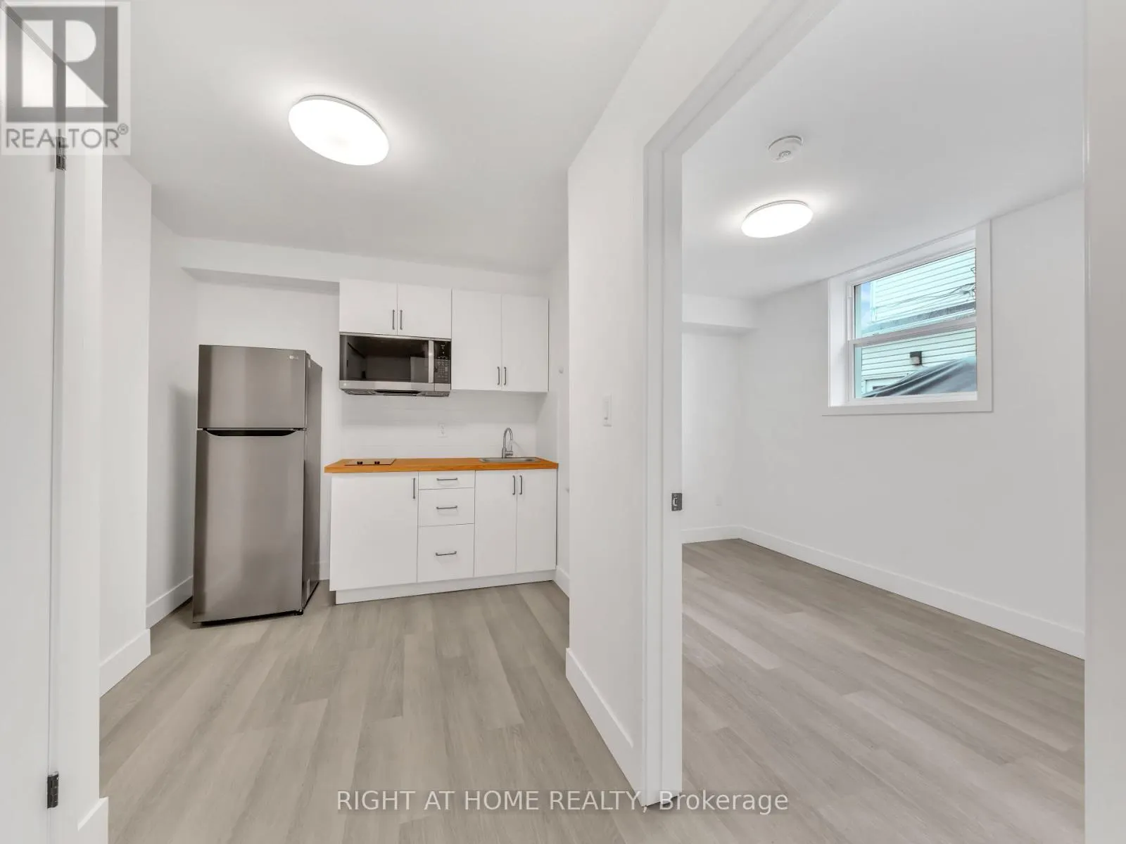 102 - 1804 DROUILLARD ROAD