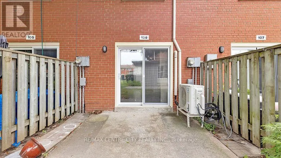 106 - 1090 KIPPS LANE, #106
