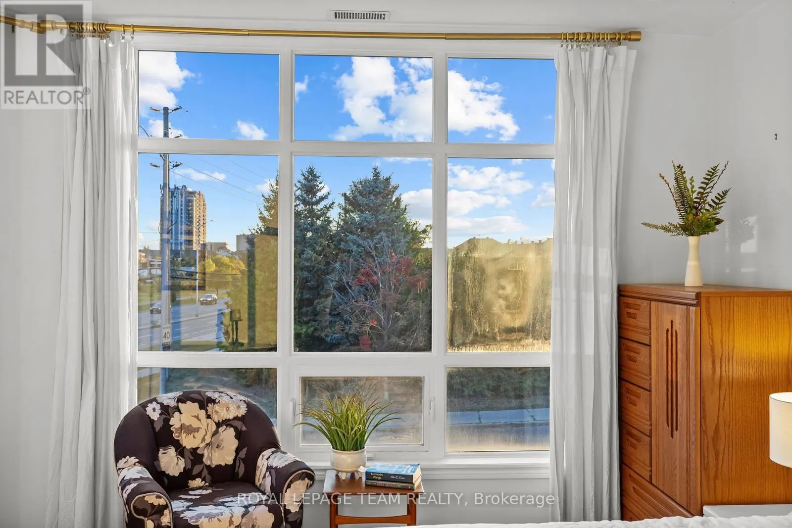 203 - 500 CLARIDGE DRIVE