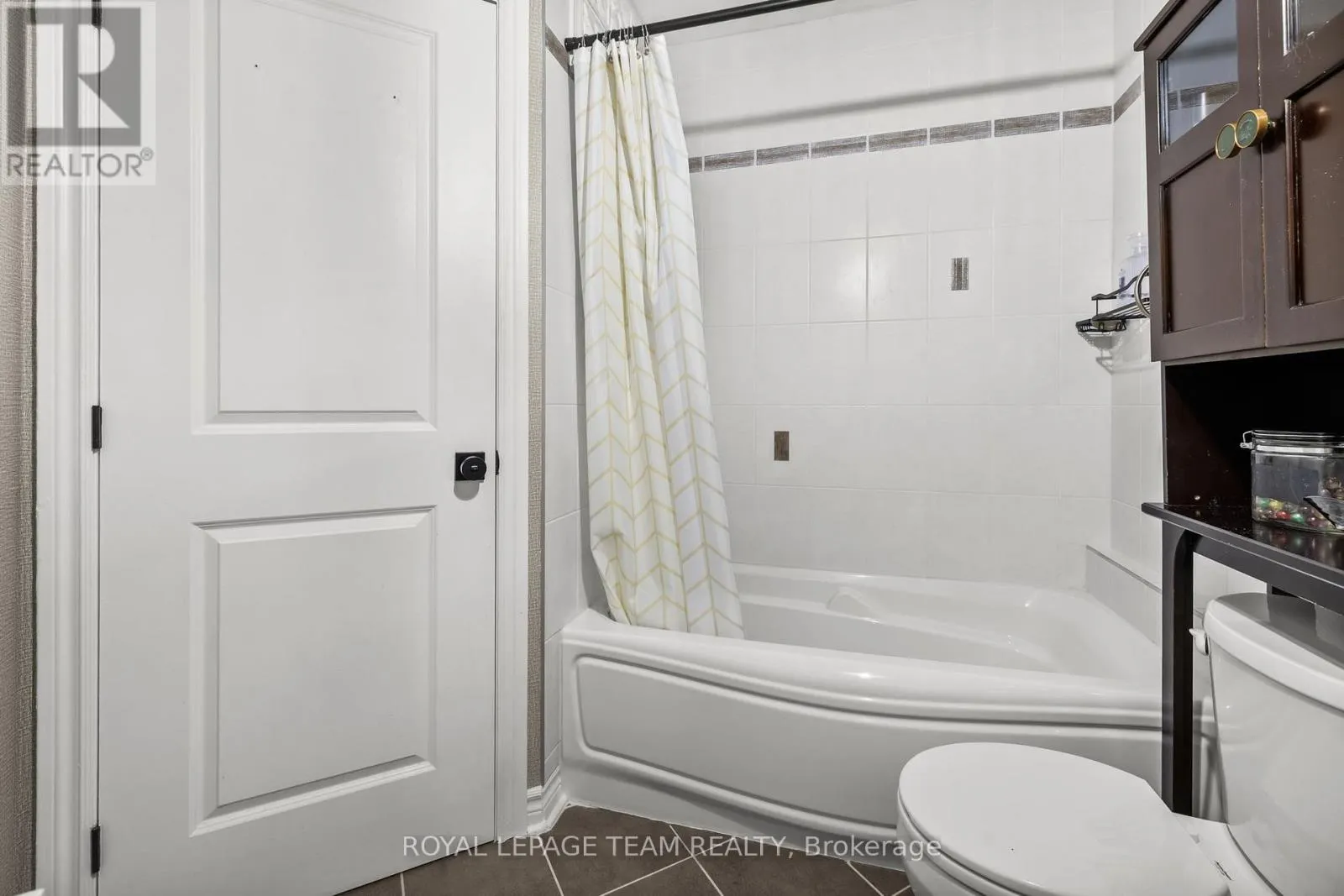 203 - 500 CLARIDGE DRIVE