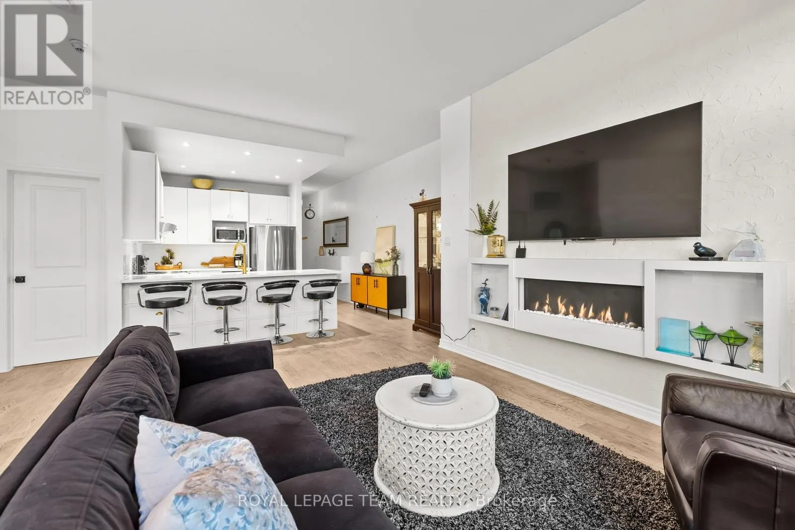 203 - 500 CLARIDGE DRIVE