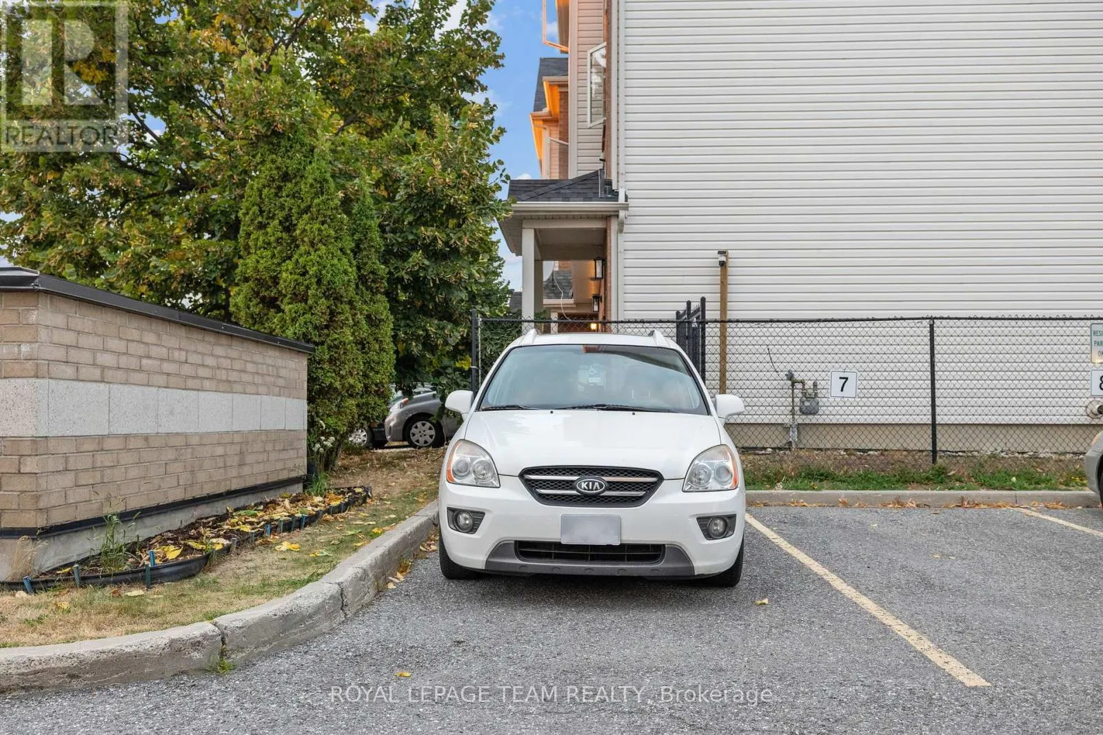 203 - 500 CLARIDGE DRIVE