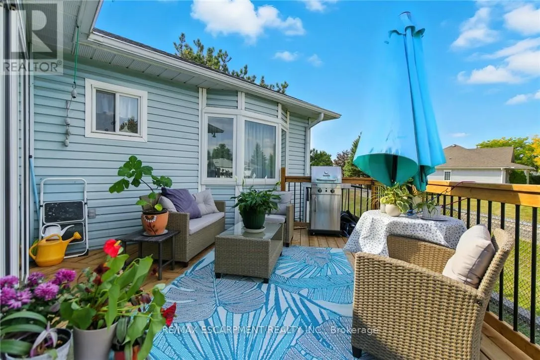 360 SILVERBIRCH BOULEVARD