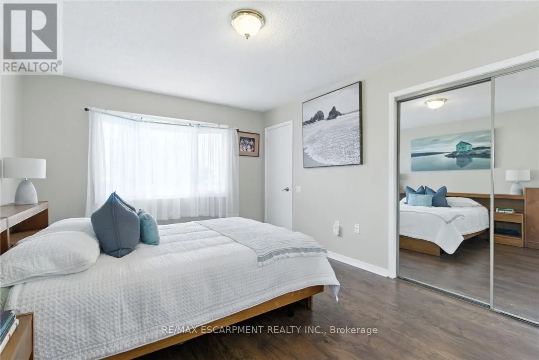 360 SILVERBIRCH BOULEVARD