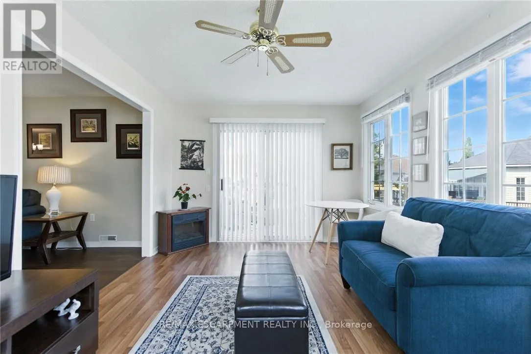 360 SILVERBIRCH BOULEVARD