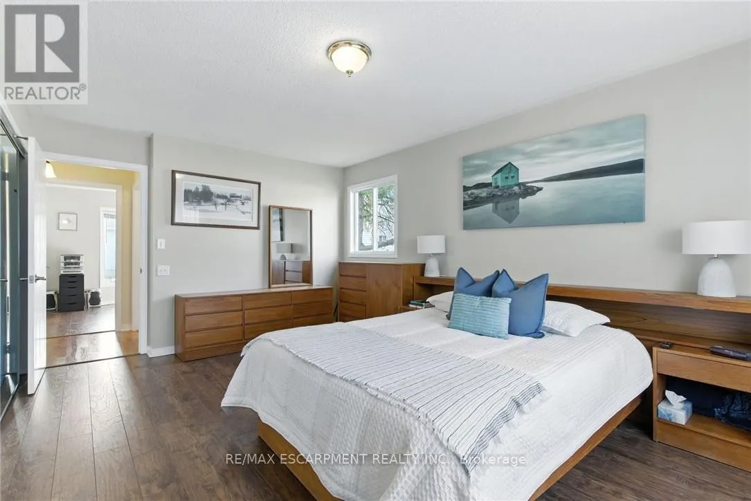 360 SILVERBIRCH BOULEVARD