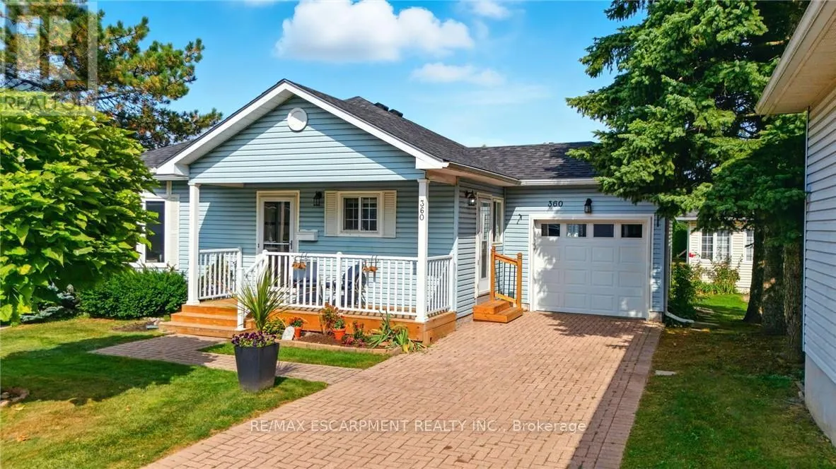 360 SILVERBIRCH BOULEVARD