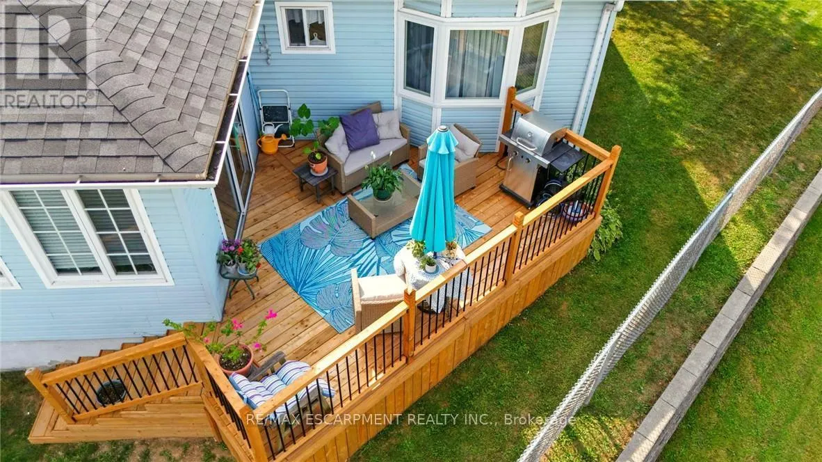 360 SILVERBIRCH BOULEVARD