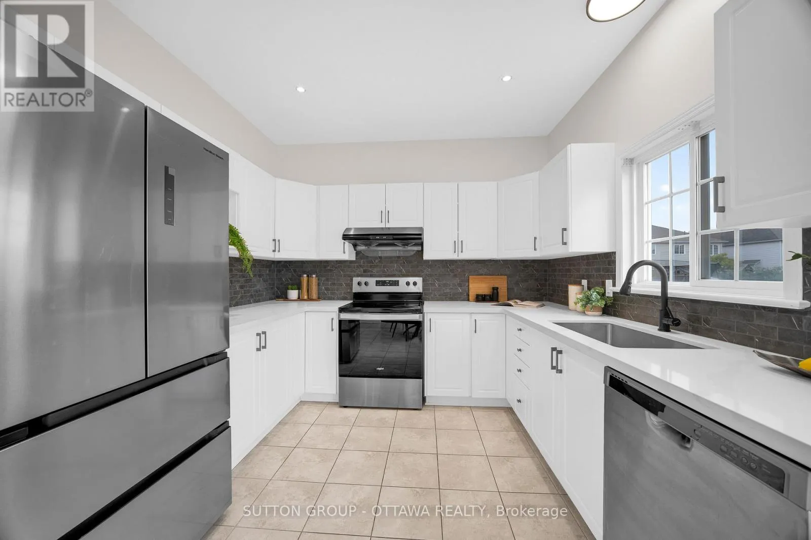 151 WINDANCE CRESCENT