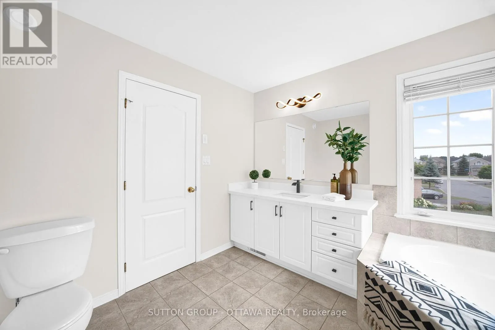 151 WINDANCE CRESCENT