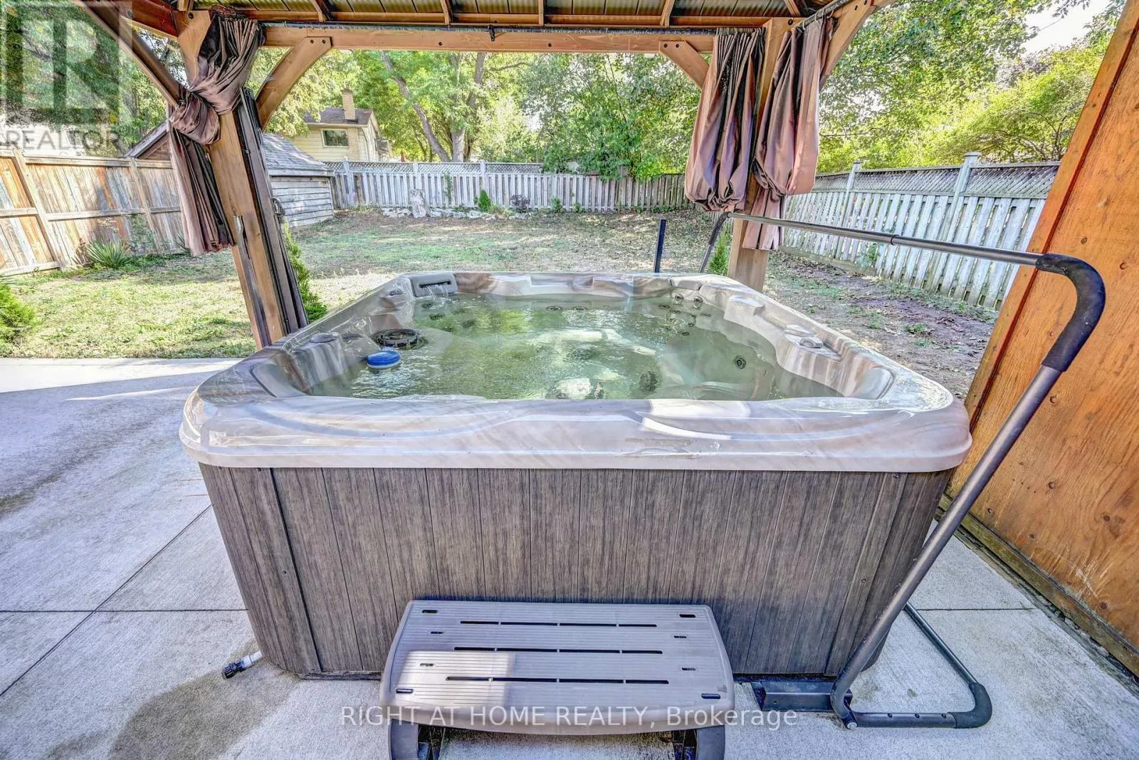 137 COUNTRY CLUB DRIVE