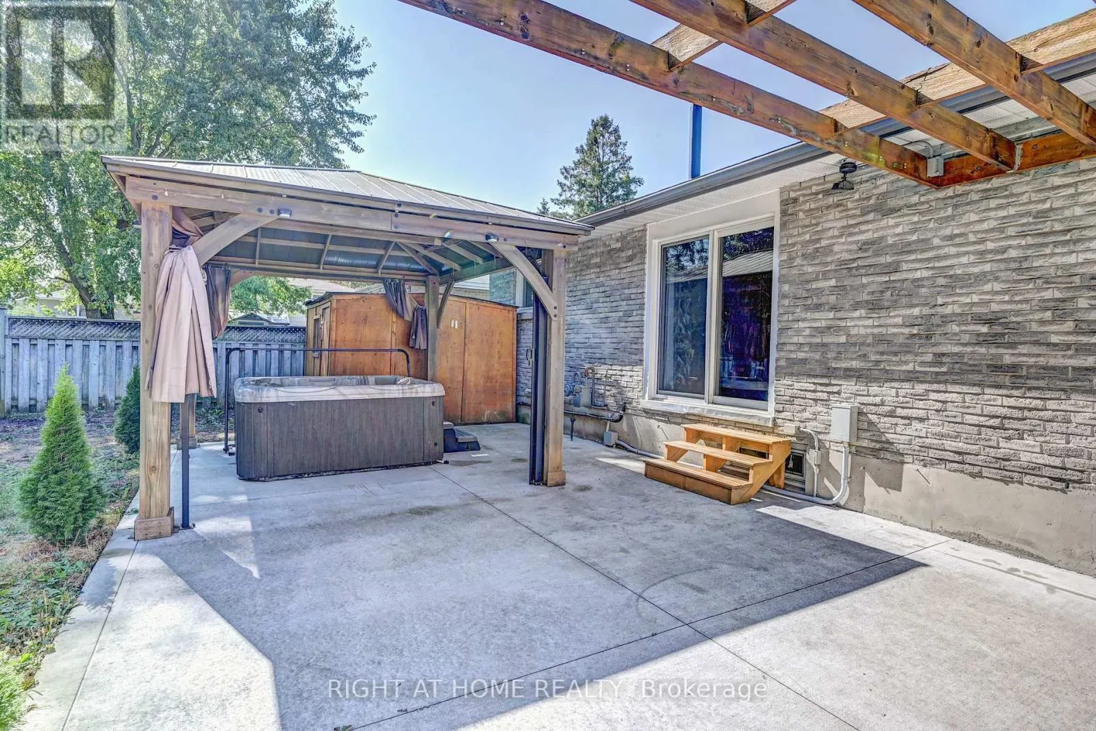 137 COUNTRY CLUB DRIVE