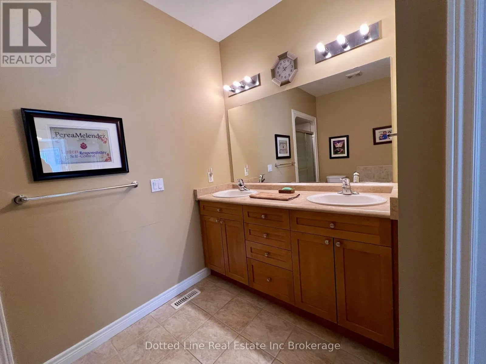 11 - 500 LAKEVIEW DRIVE, #11