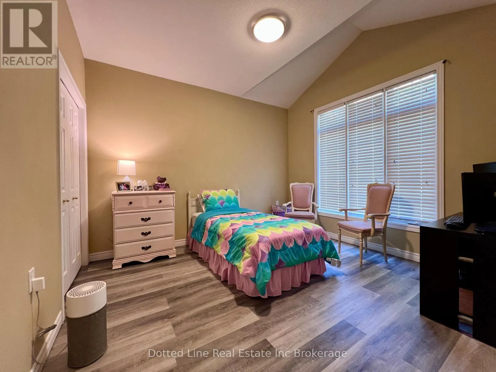 11 - 500 LAKEVIEW DRIVE, #11
