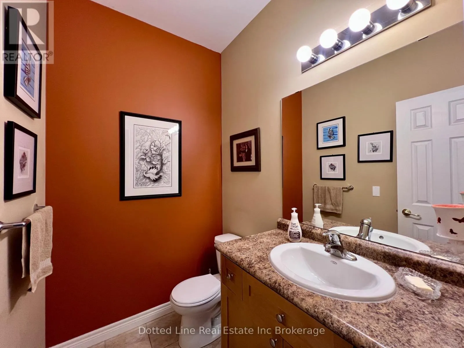 11 - 500 LAKEVIEW DRIVE, #11