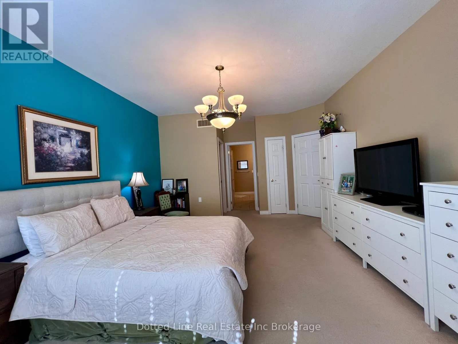 11 - 500 LAKEVIEW DRIVE, #11