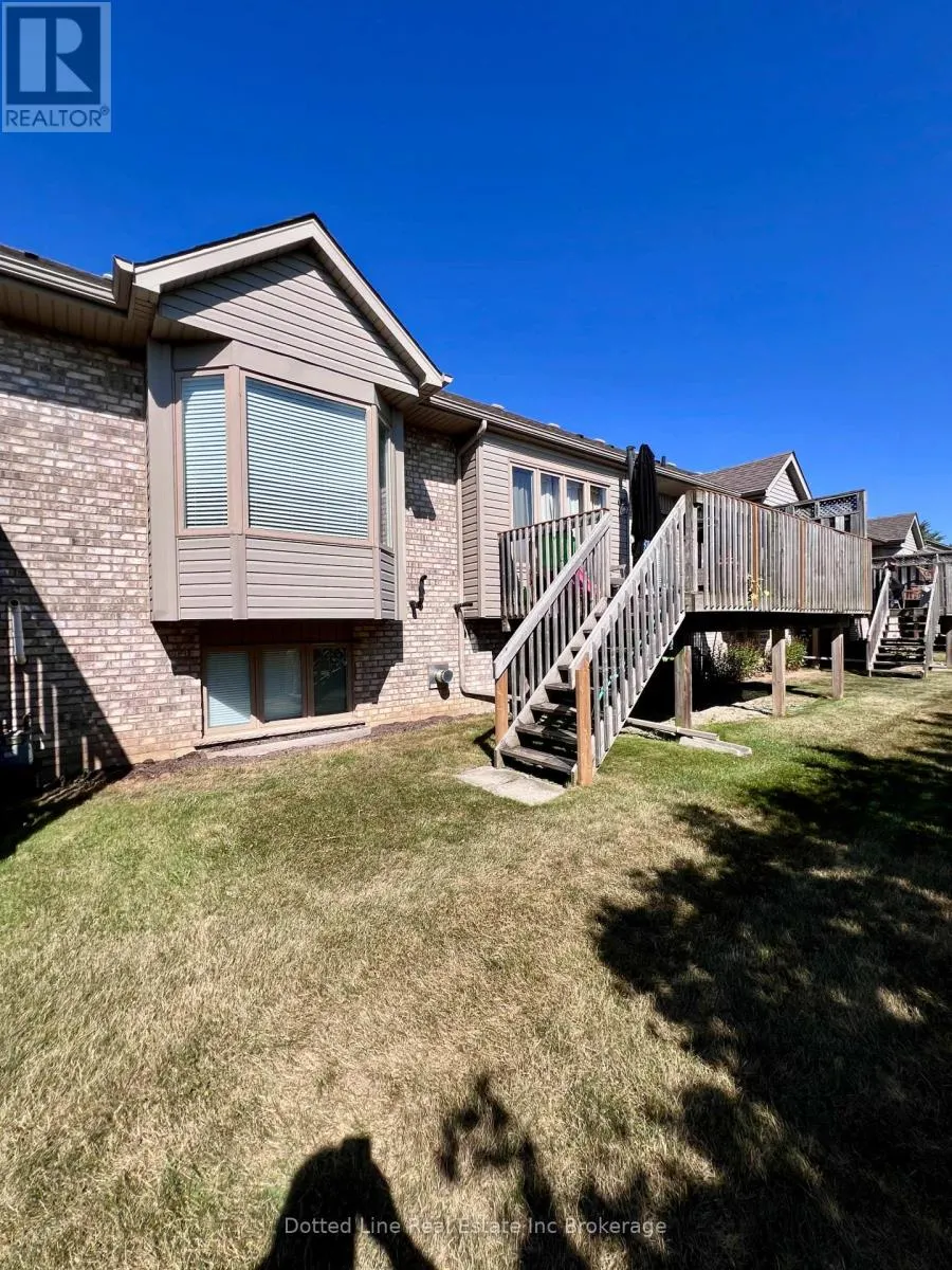 11 - 500 LAKEVIEW DRIVE, #11