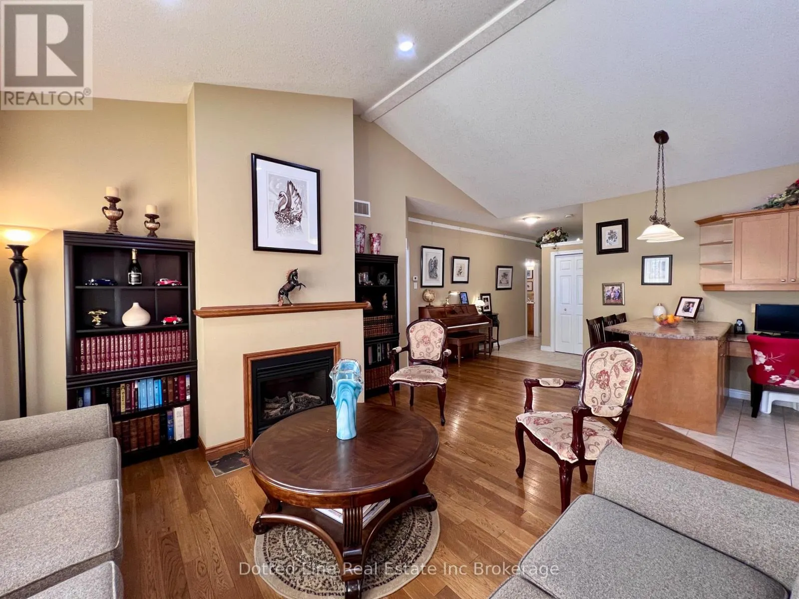 11 - 500 LAKEVIEW DRIVE, #11