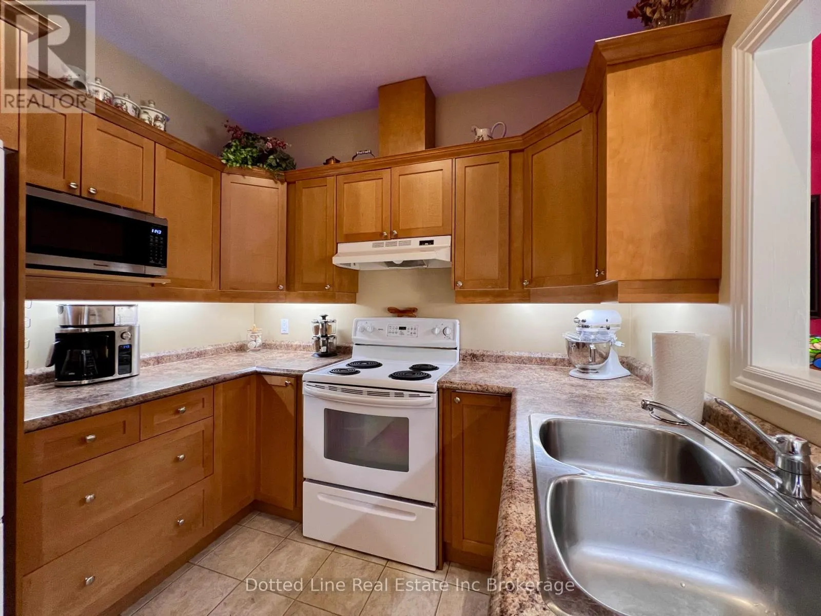 11 - 500 LAKEVIEW DRIVE, #11