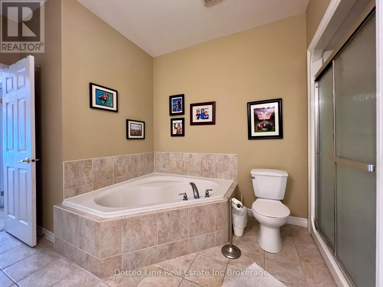 11 - 500 LAKEVIEW DRIVE, #11
