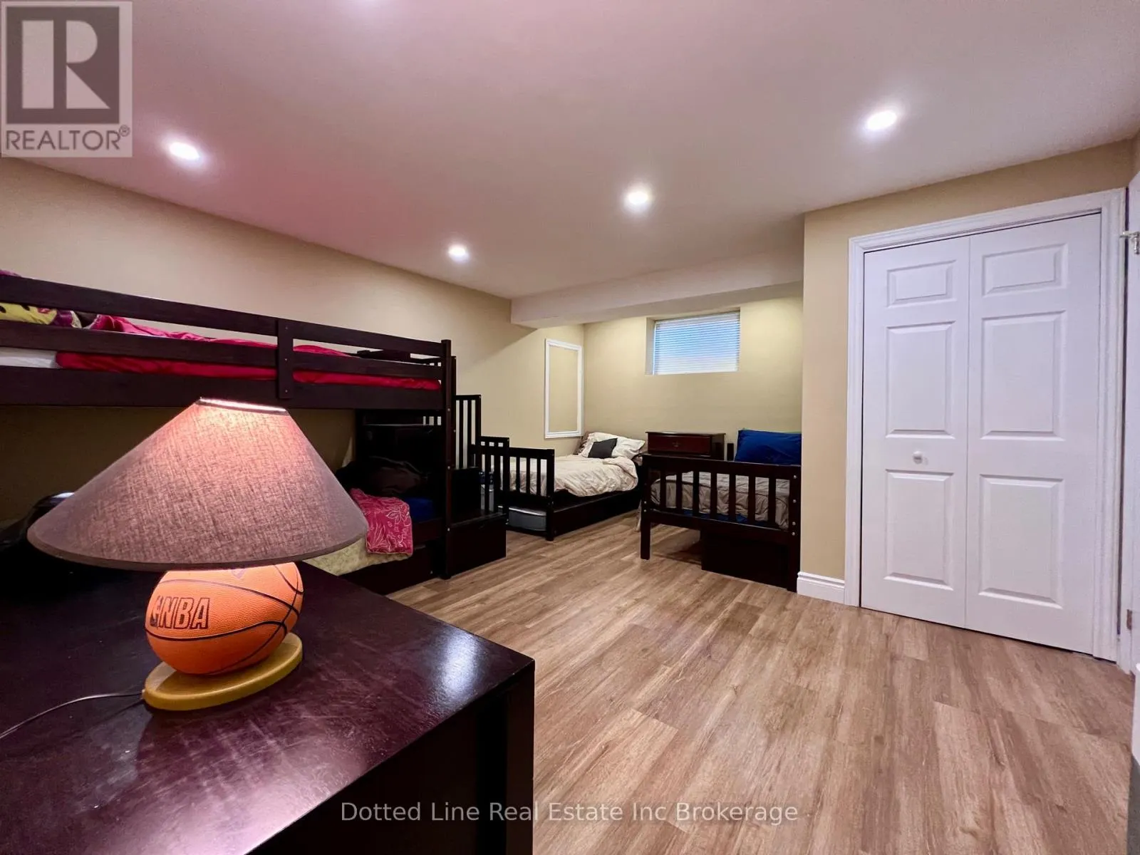 11 - 500 LAKEVIEW DRIVE, #11