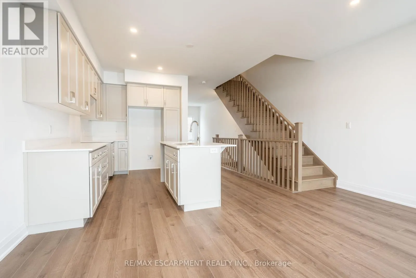 20 CLEAR VALLEY LANE