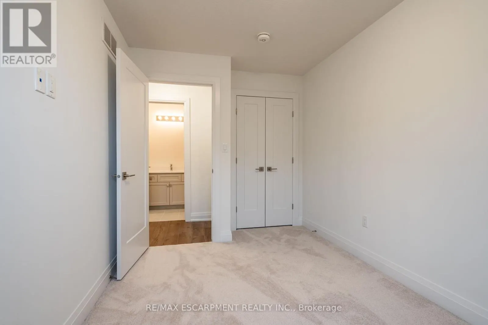 20 CLEAR VALLEY LANE