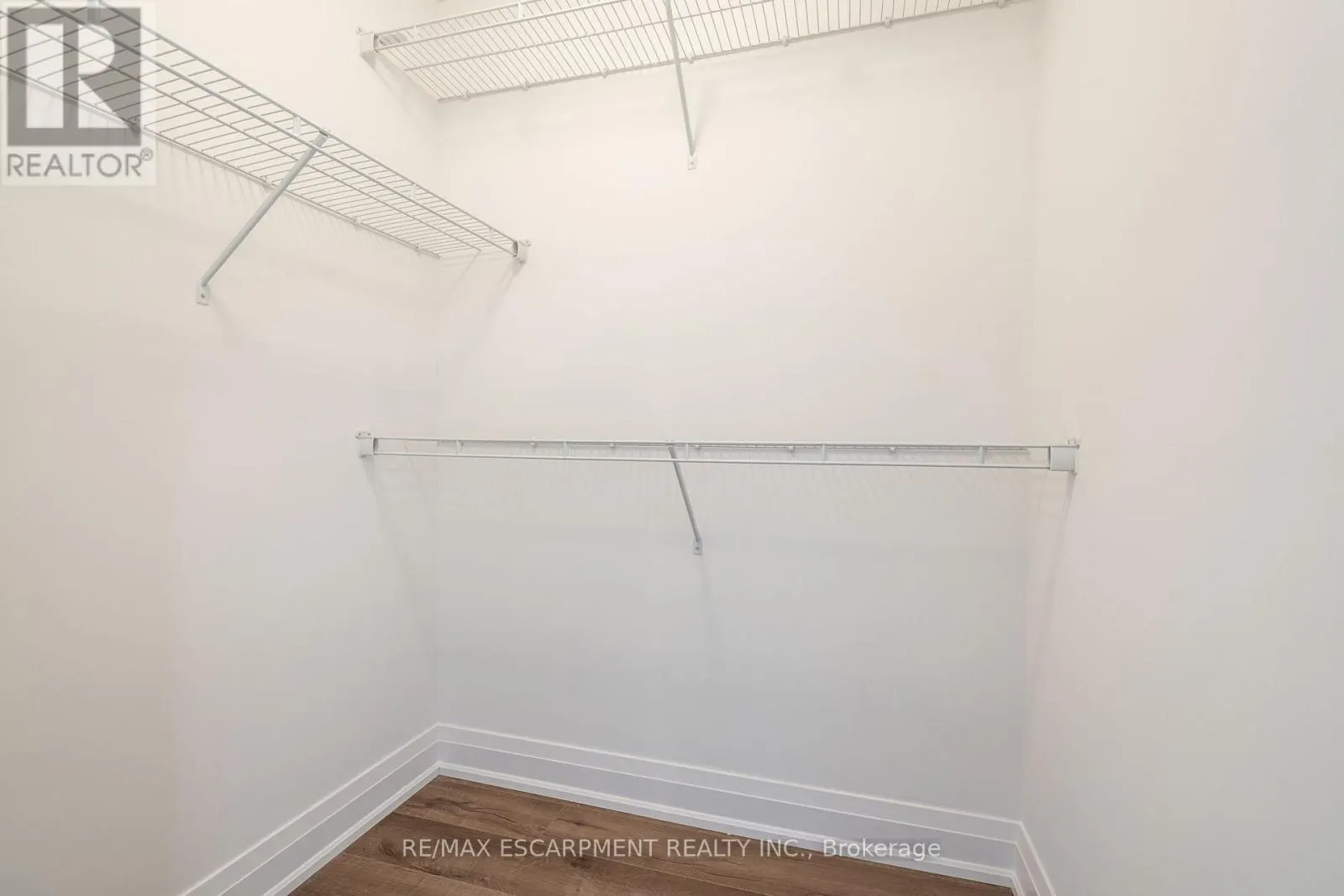 20 CLEAR VALLEY LANE