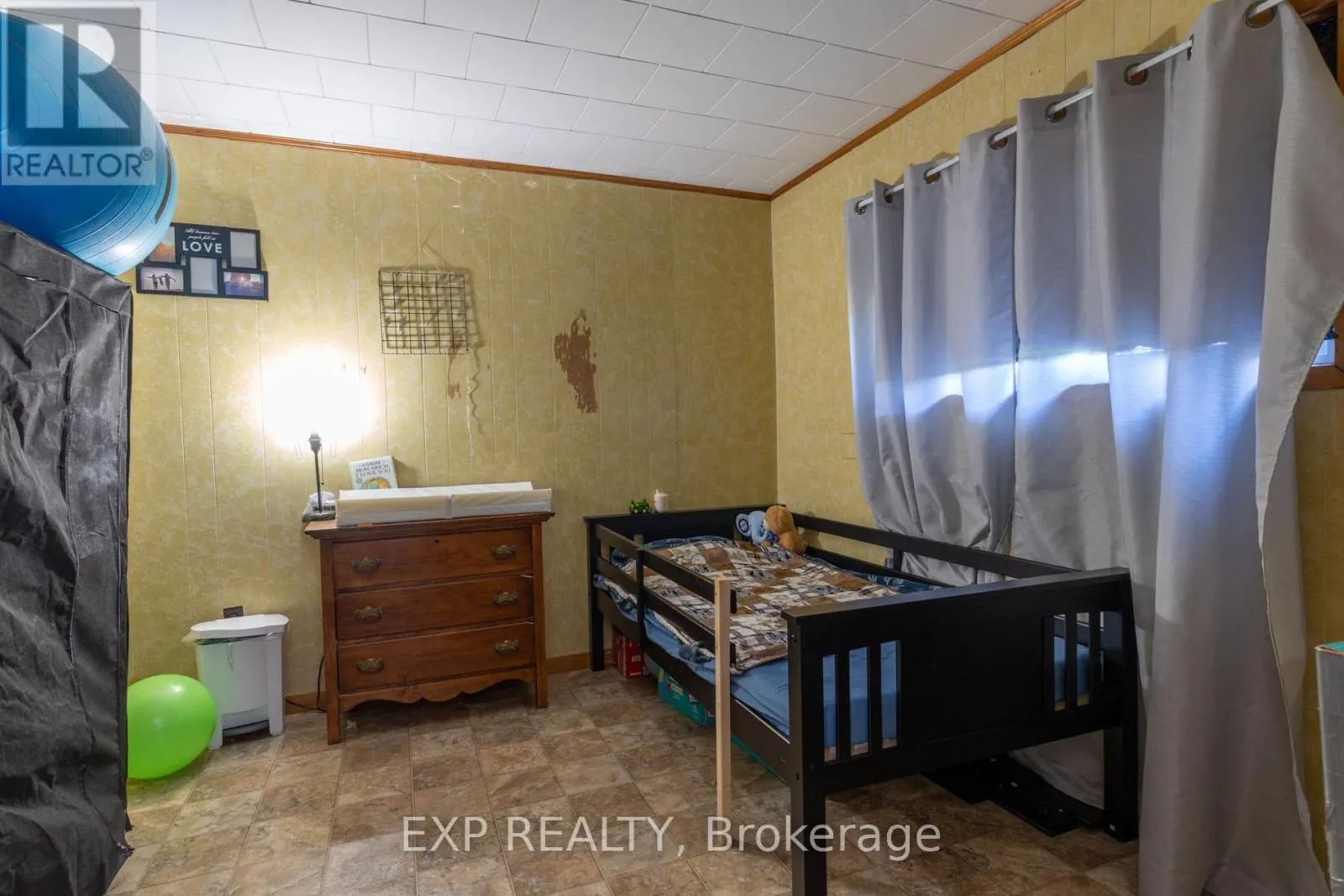 926 FAIRGROUND ROAD