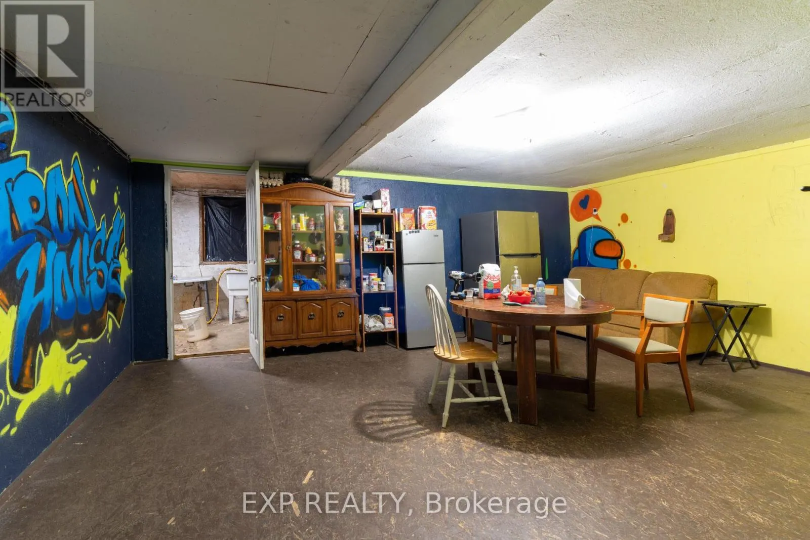 926 FAIRGROUND ROAD