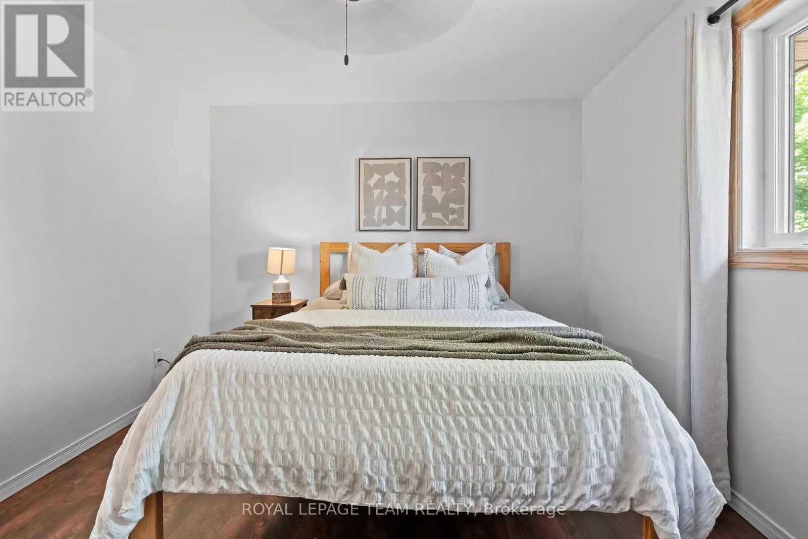 230 CURRELL AVENUE